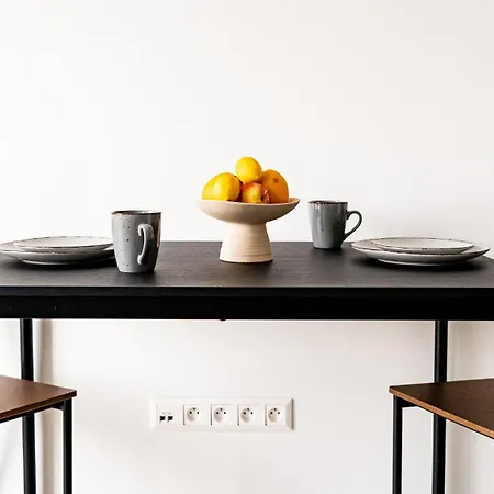 Modern 2-bedroom In The Heart Of *