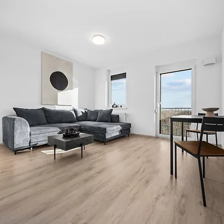 Modern 2-bedroom In The Heart Of Apartmán Bratislava