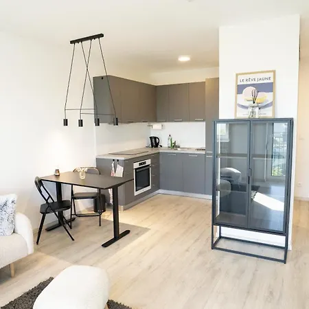 Modern 2-bedroom In The Heart Of