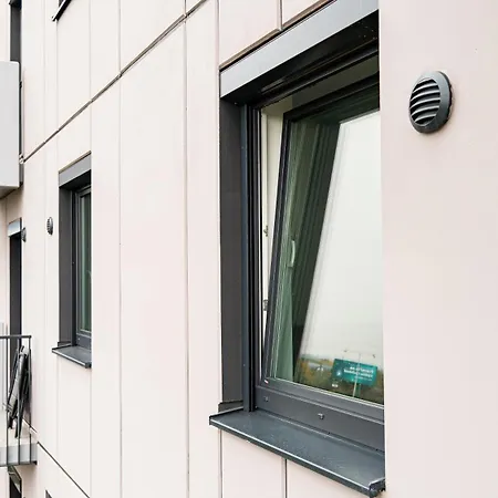 Modern 2-bedroom In The Heart Of Lejlighed *