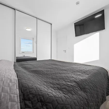 Modern 2-bedroom In The Heart Of * Pozsony